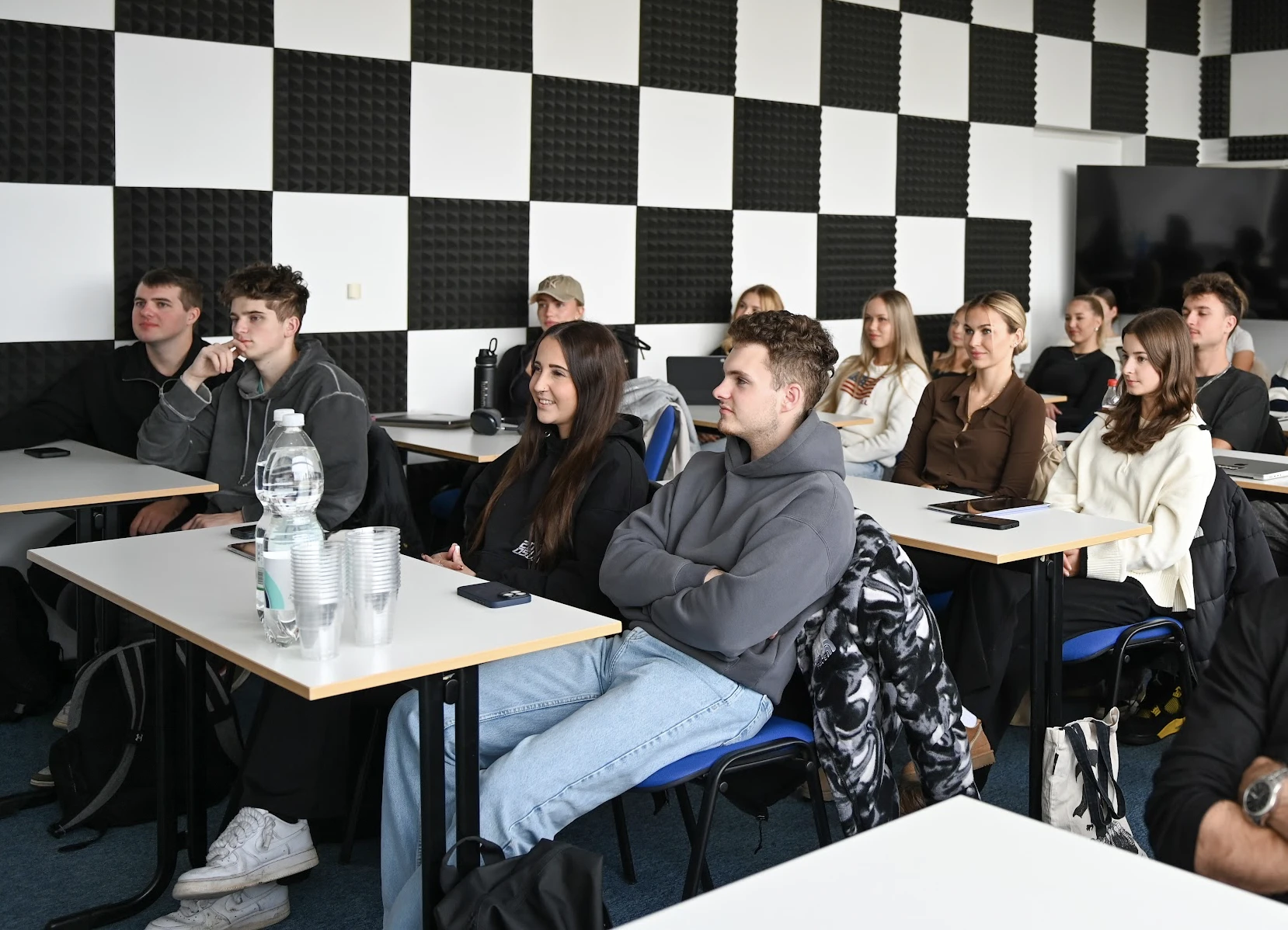 NEWTON Book Club s Kamilou Paličkovou